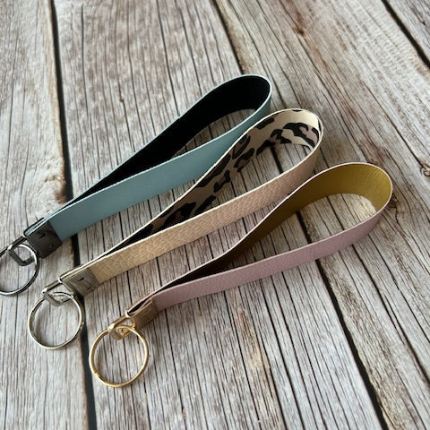 Fun Personalized Keychain – Lightweight Faux Leather with Name or Spotify Code