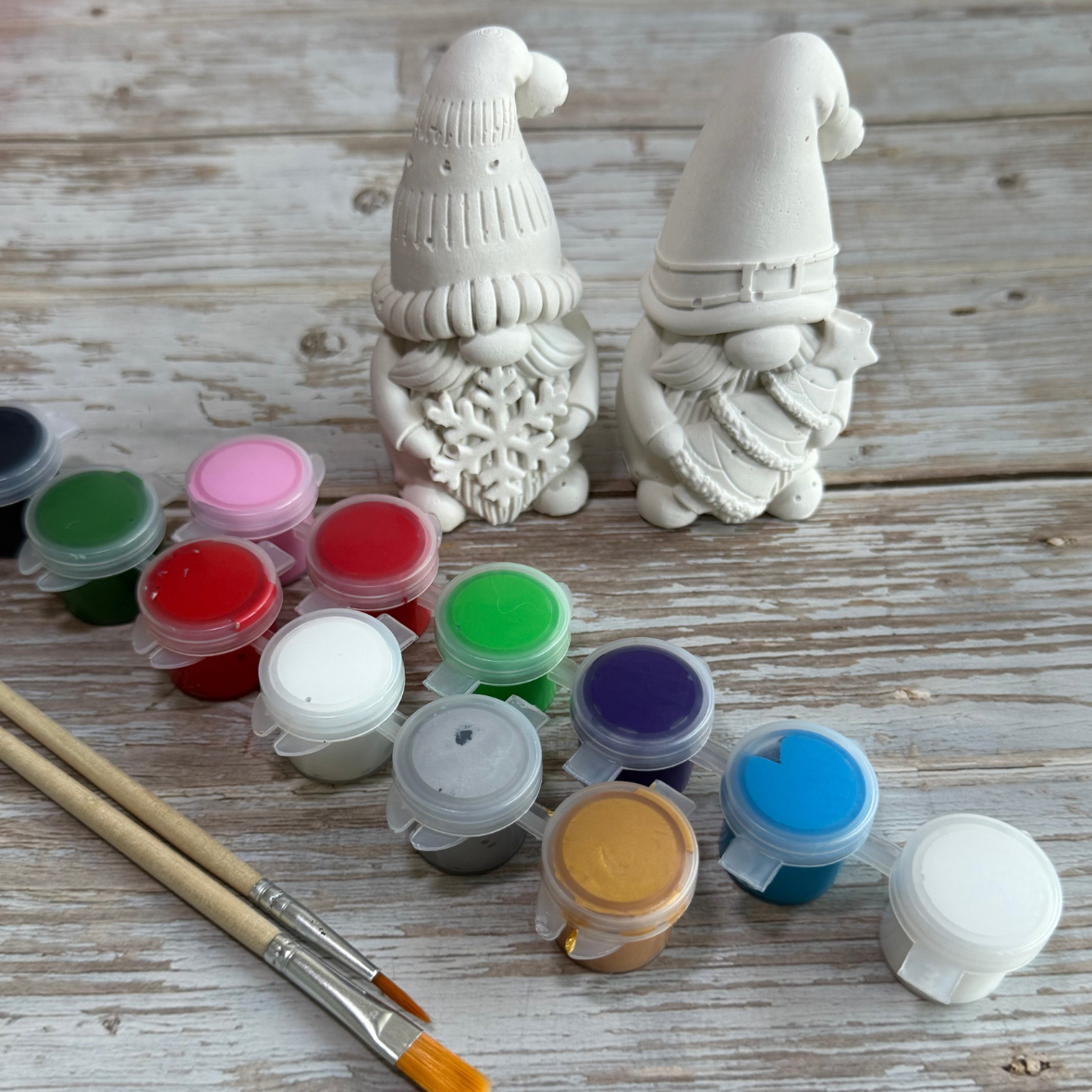 🎨 DIY Christmas Gnome Painting Kit – Set of 2 Gypsum Gnomes