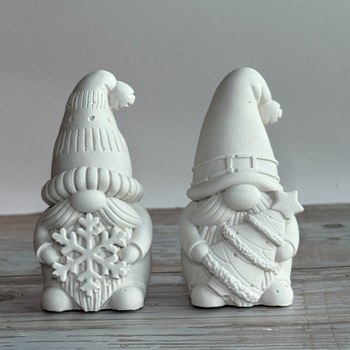 🎨 DIY Christmas Gnome Painting Kit – Set of 2 Gypsum Gnomes