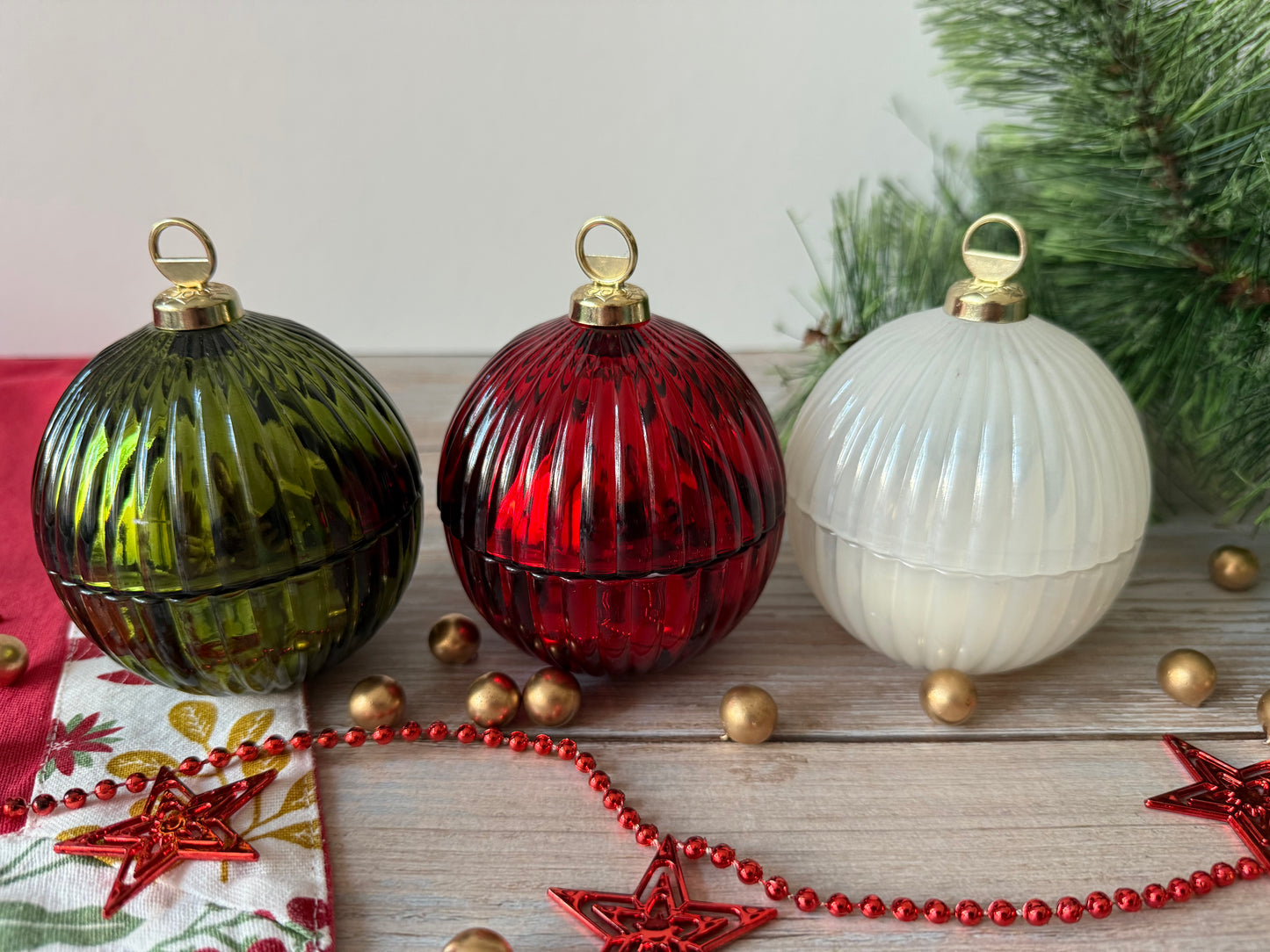 ✨ Mini Bauble Candle Set – Set of 3 Festive Scents