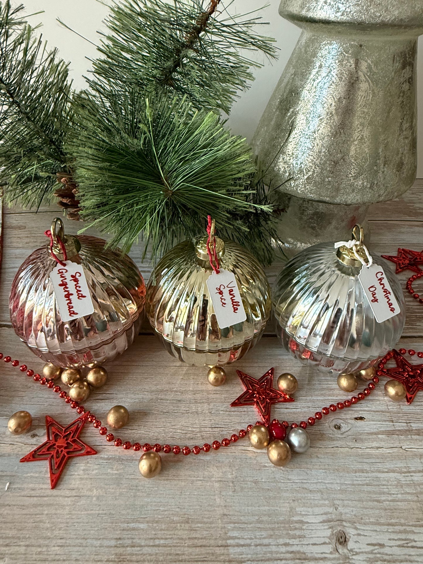 ✨ Mini Bauble Candle Set – Set of 3 Festive Scents