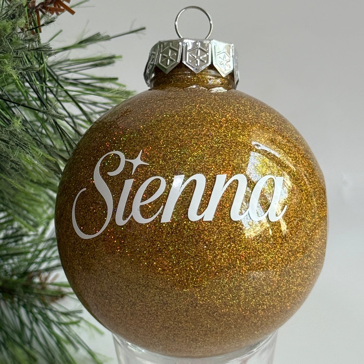 🎄 Personalized Glitter Christmas Baubles – Custom Name Ornament (8cm)