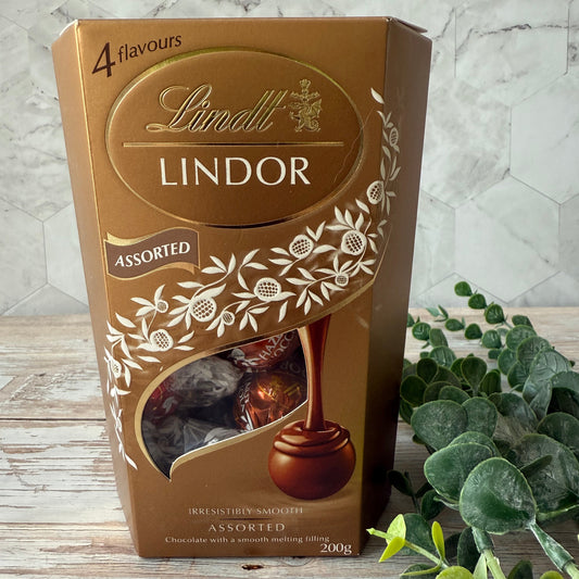 🍫 Lindt Assorted Chocolate Truffles – 200g Gift Box