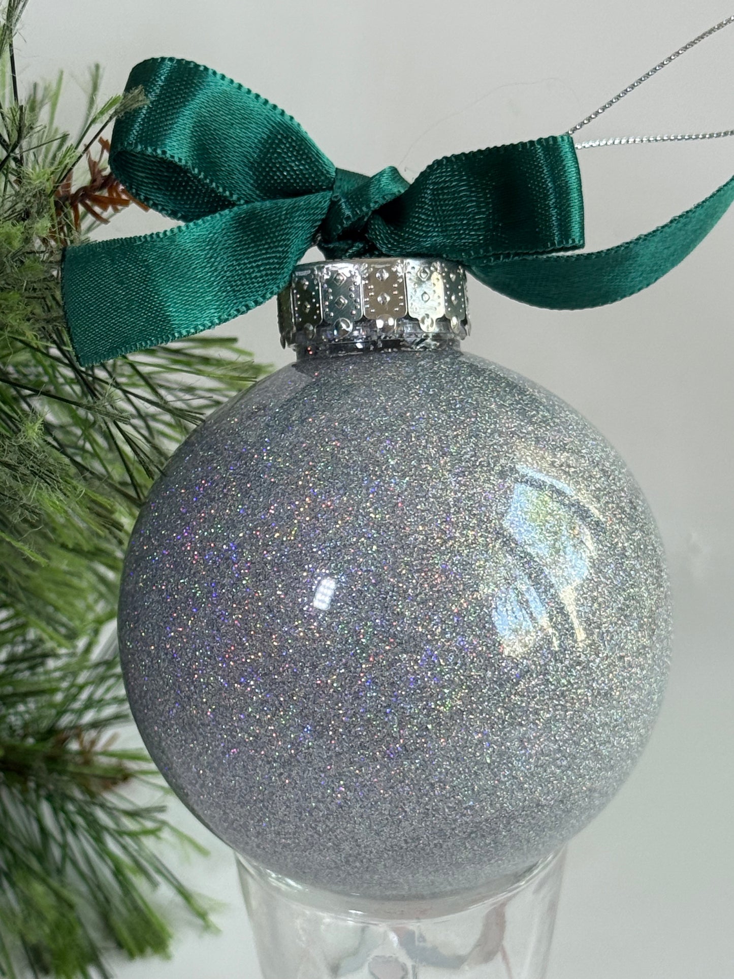 🎄 Personalized Glitter Christmas Baubles – Custom Name Ornament (8cm)